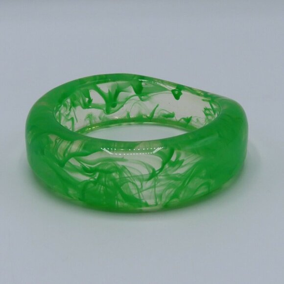 VTG Clear Plastic Paint Swirl Green Asymmetrical Bangle Bracelet Retro Costume - Picture 5 of 8